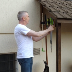 Bostik DIY France news Comment fixer un porte outil sans percer banner image