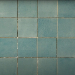 Bostik DIY France How to remove glue from tiles banner image