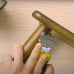 Bostik DIY Poland how to remove super glue from furniture banner image