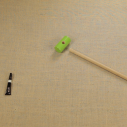 Bostik DIY Romania How To repair A Toy With Glue Step 1