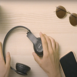 bostik-diy-greece-how-to-repair-headphones-step-1 (1).jpg