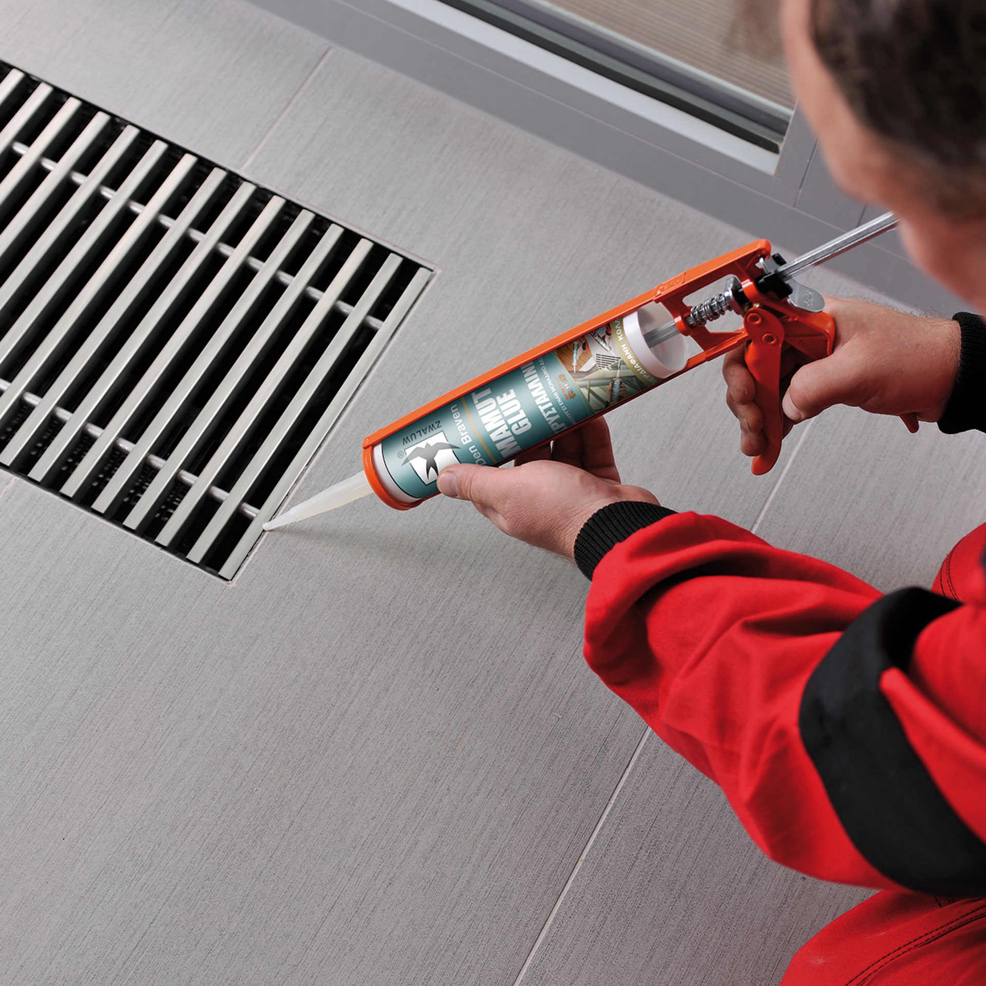 Bostik DIY Greece Mamut Glue Crystal Application 4