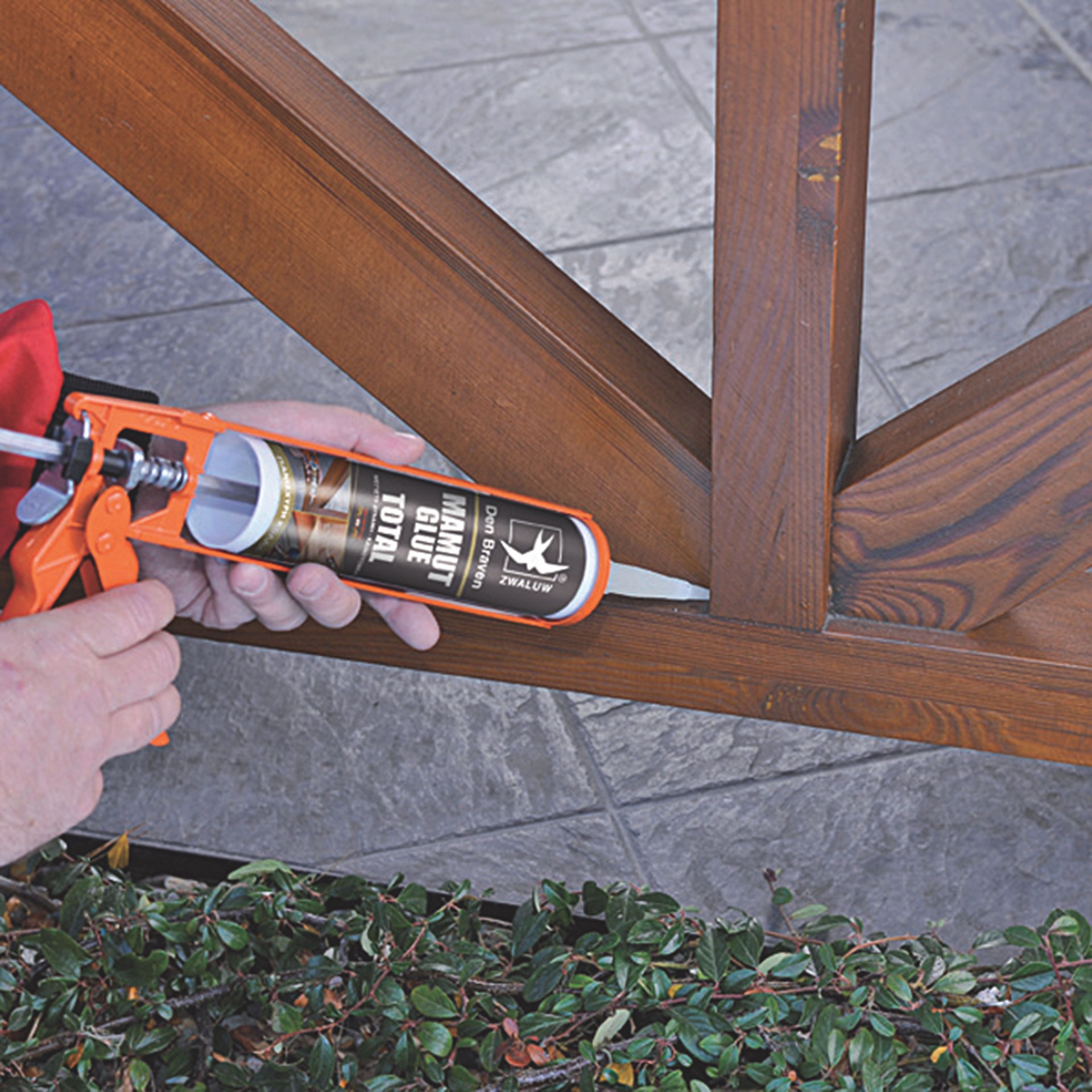 Bostik DIY Greece Mamut Glue Total Application 2