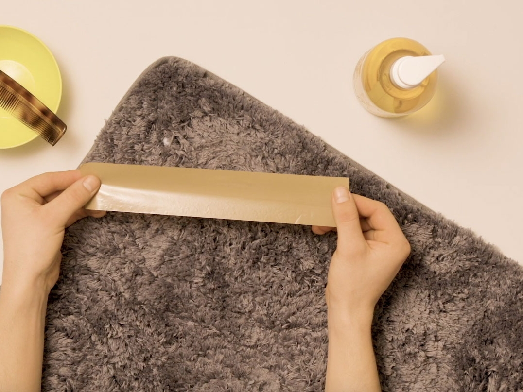 Bostik DIY Greece how to remove Blu Tack from carpet banner image