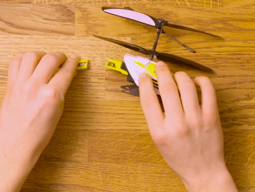 Bostik DIY Greece how to repair hard plastic banner