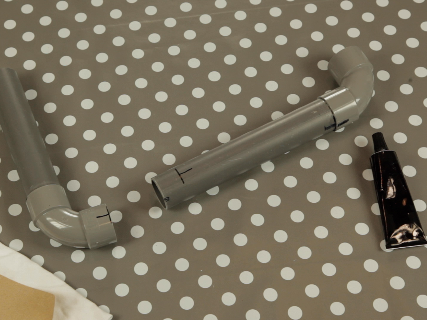 Bostik DIY Singapore How To Repair Hard Plastic With Glue Step 1