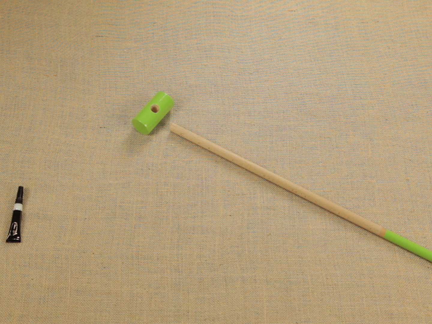 Bostik DIY Bulgaria tutorial how to repair a toy step 1