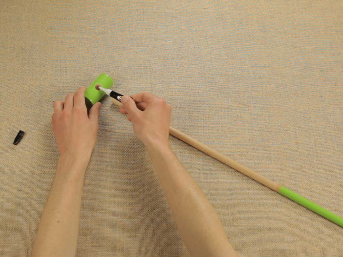 Bostik DIY Bulgaria tutorial how to repair a toy step 2