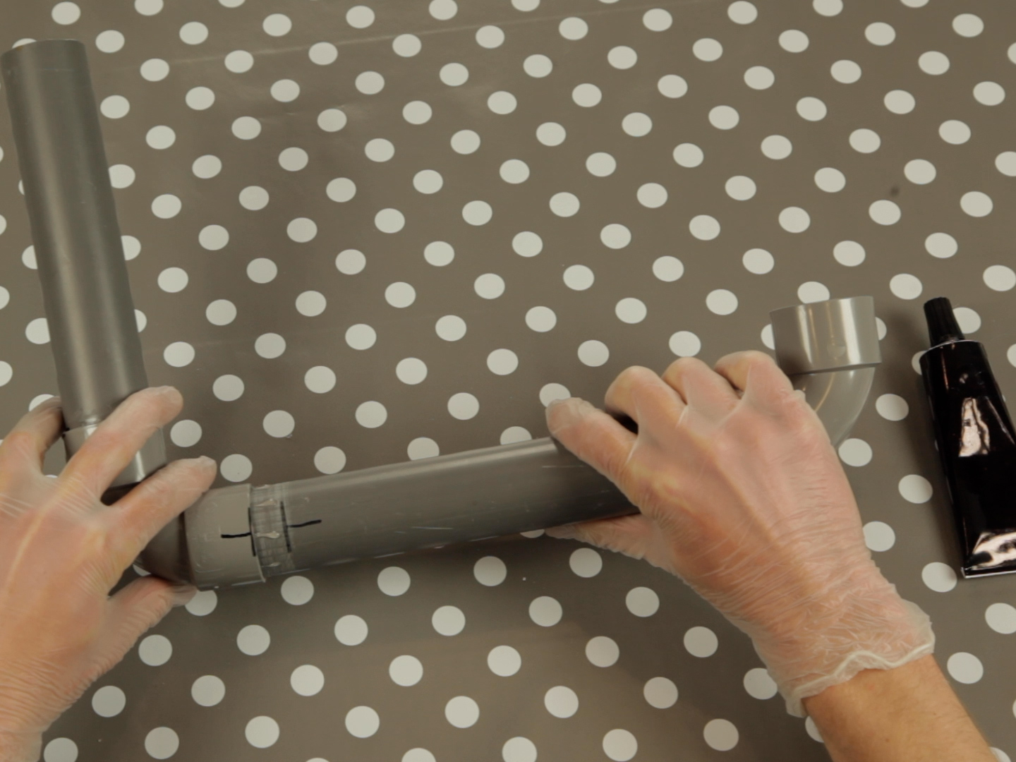 Bostik DIY Romania How To Repair Hard Plastic With Glue Step 6