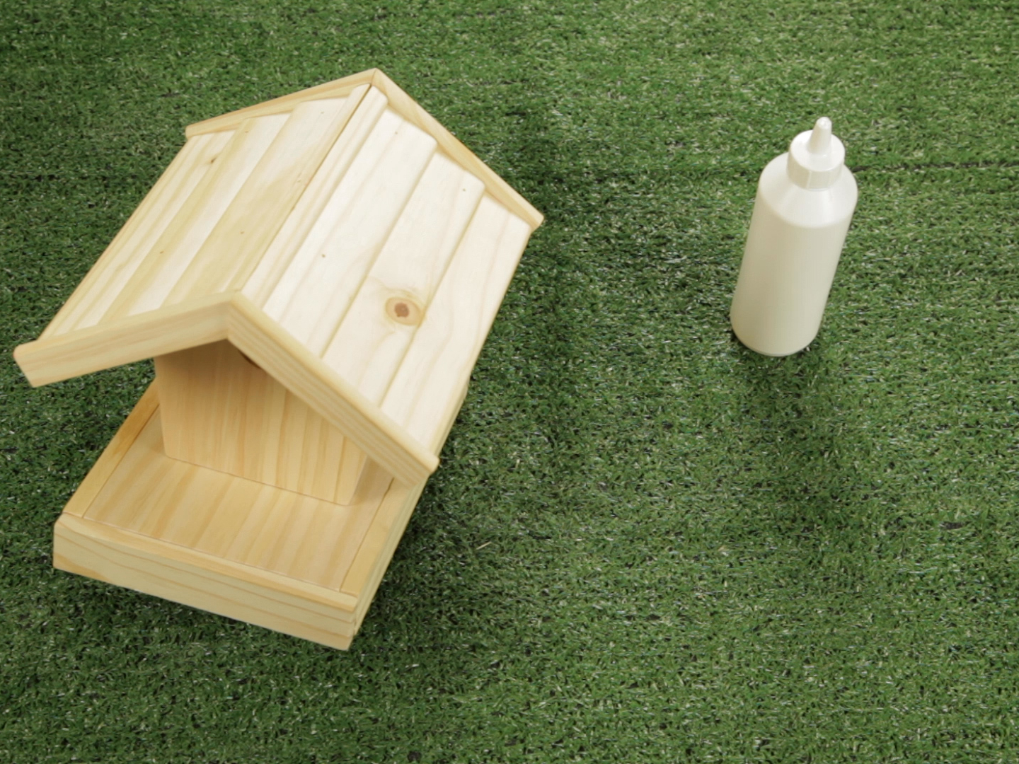 Bostik DIY Romania How To Repair Birdhouse Outdoor With D3 Wood Glue Step 6