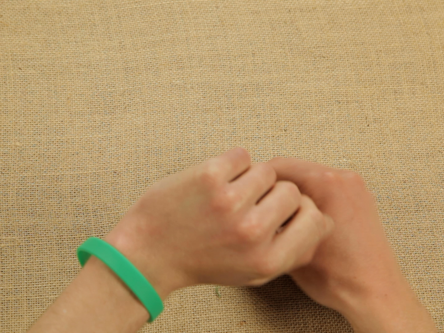 Bostik DIY Romania How To Repair Bracelet With Advanced Gel Super Step 5