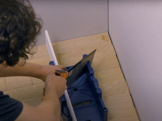 Bostik DIY France How to glue plinths step 1