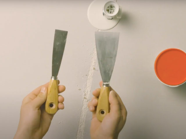 Bostik DIY France how to repair a crack step 4