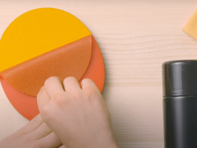 Bostik DIY Greece how to use spray glue step 1