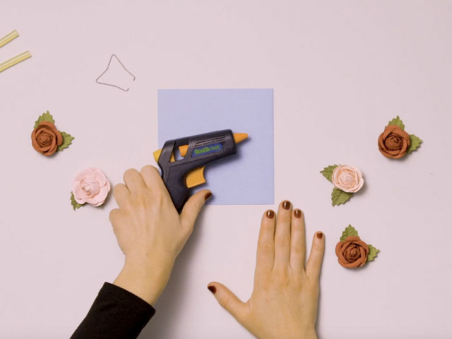 Bostik DIY Ireland how to glue gun step 1