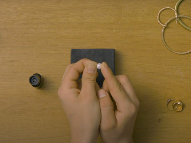 Bostik DIY Poland tutorial how to use speed glue bottle step 3