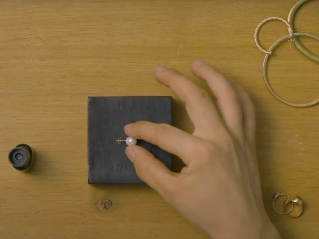 Bostik DIY Poland tutorial how to use speed glue bottle step 4