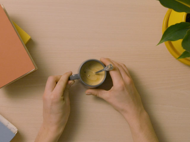 Bostik DIY South Africa blog how to fix a mug with fix flash step 4