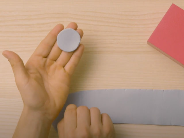 Bostik DIY Russia how to create a rose with blu tack step 1