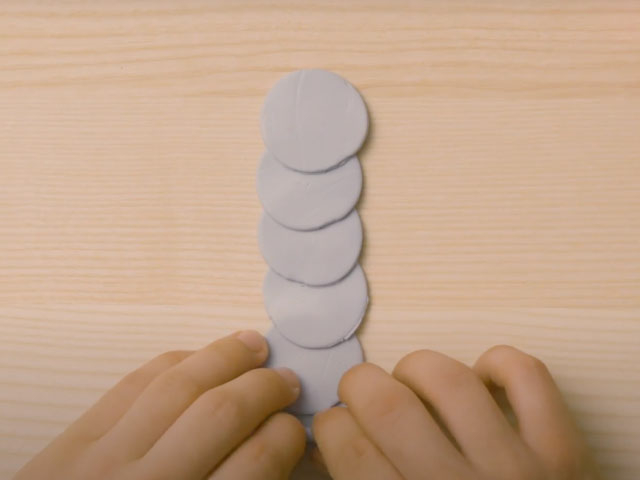 Bostik DIY Russia how to create a rose with blu tack step 2