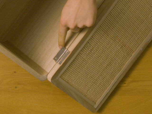 Bostik DIY Bulgaria how to repair furniture with turbo inject step 1