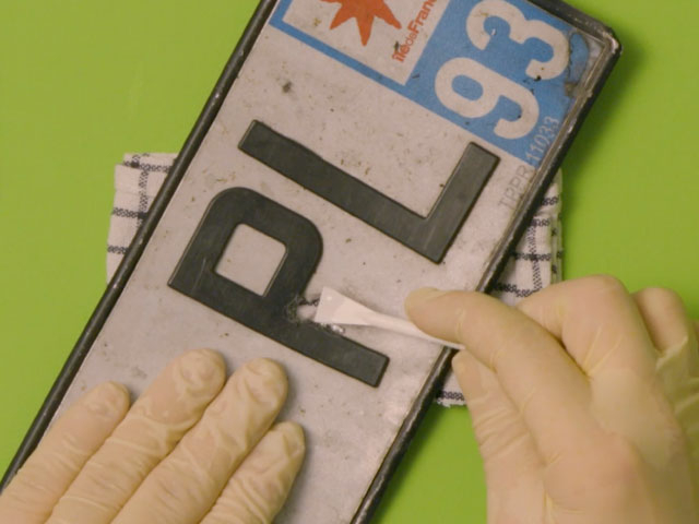 Bostik DIY Bulgaria how to repair metal plate step 2