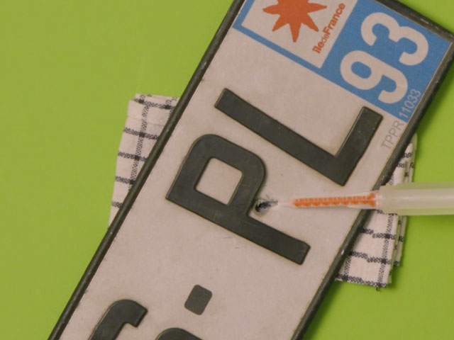 Bostik DIY Bulgaria how to repair metal plate step 3