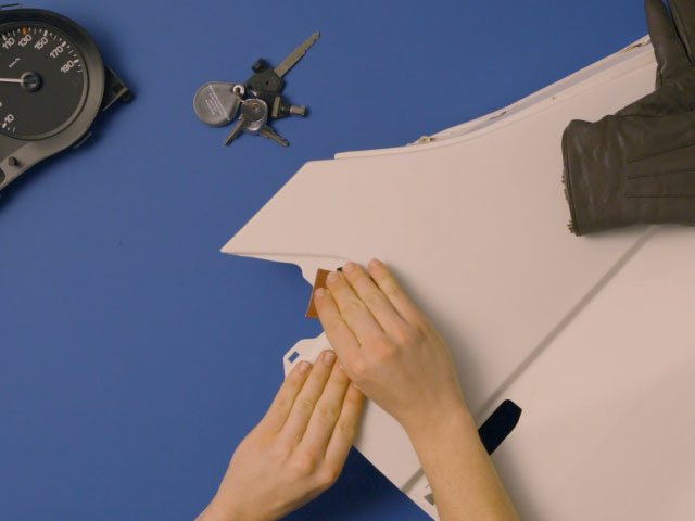 Bostik DIY Bulgaria how to repair metal with turbo inject step 3