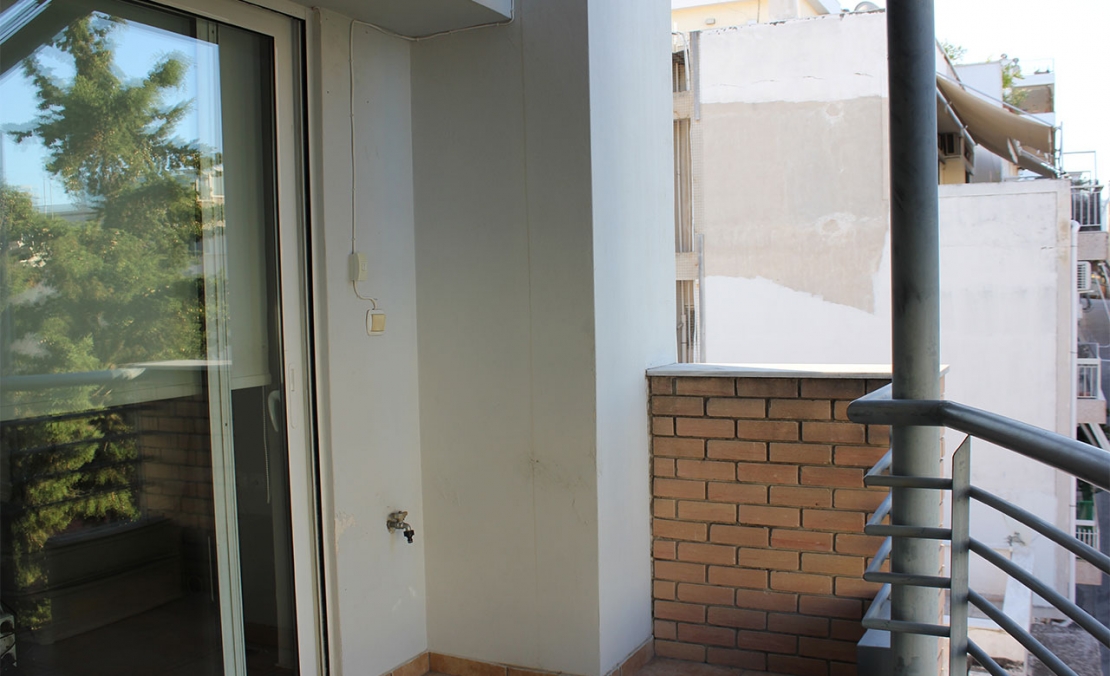 Bostik DIY Greece tutorial Balcony Garden before