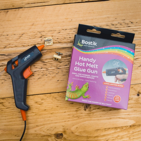 Bostik DIY Handy Hot Melt Glue Gun United Kingdom Packshot Version 2