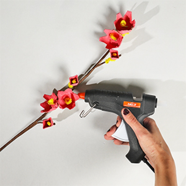 DIY Bostik Indonesia tutorials cherry blossom branch step 4