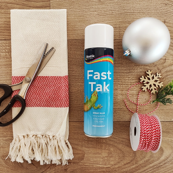 Bostik DIY Greece tutorial bales step 1