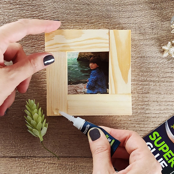 Bostik DIY Greece tutorial wooden ornaments step 4