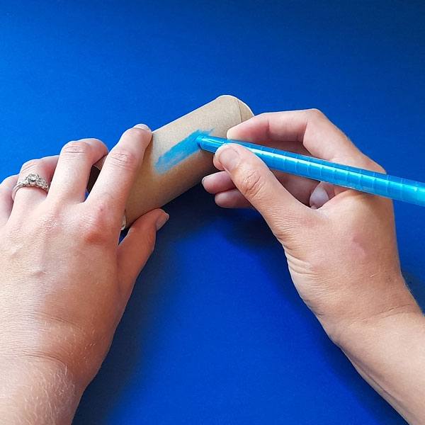 Bostik DIY South Africa Tutorial Paper Roll Cat step 1