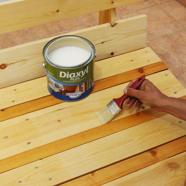 Bostik DIY Greece tutorial palet couch step 13
