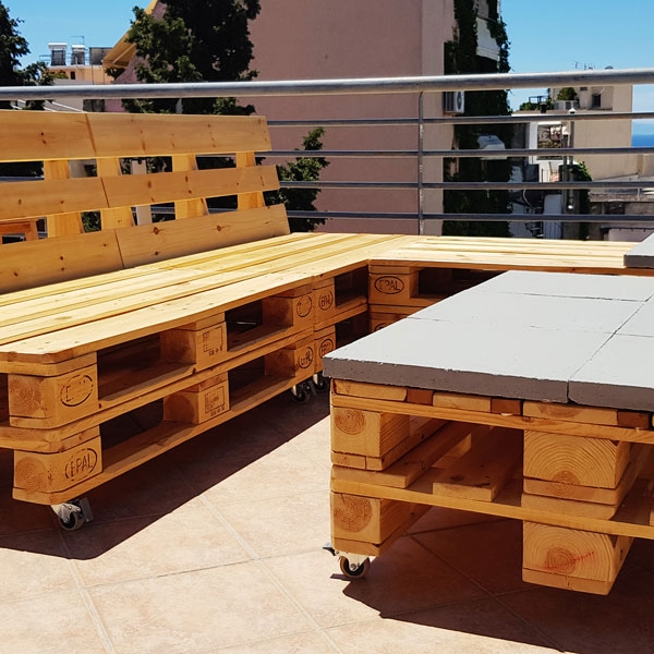 Bostik DIY Greece tutorial palet couch step 15