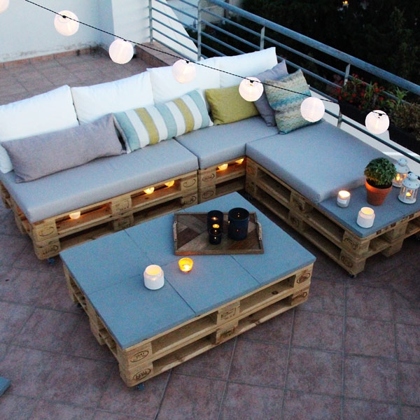 Bostik DIY Greece tutorial palet couch step 17