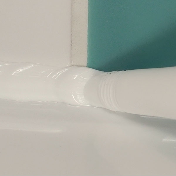 Bostik DIY Poland tutorial how to seal a sink cartridge step 2