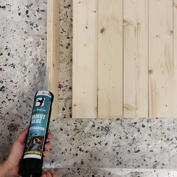 Bostik DIY Greece tutorial kitchen table step 4