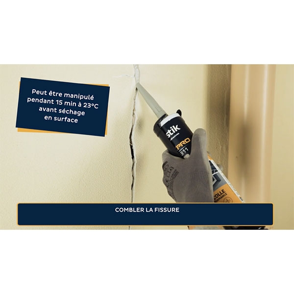 Appliquer la colle-mastic dans la fissure