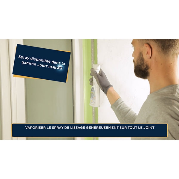 Vaporiser le spray de lissage, lisser à la spatule ou manuellement