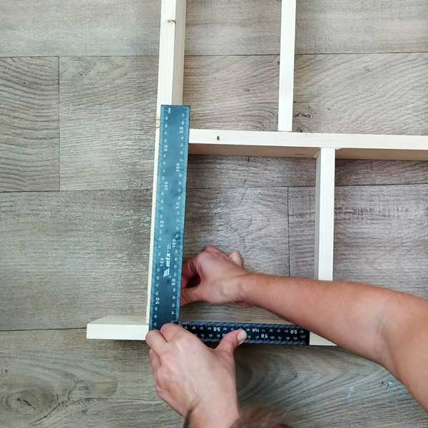 Bostik DIY Greece tutorial kitchen shellf step 7