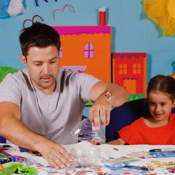 Bostik DIY Hong Kong Recycled Vase Step 2