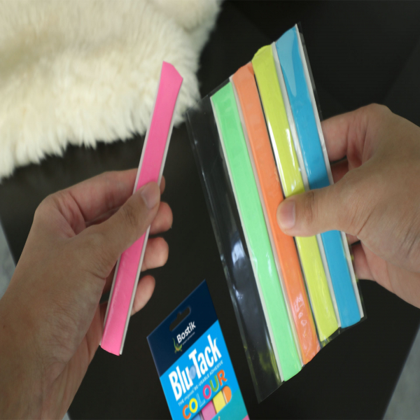 Bostik Hong Kong Tutorial How To Keep Your Floor Rugs In Place Using Blu Tack Step 1