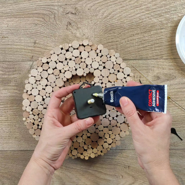 Bostik DIY Greece Tutorial Clock 2022 step 09
