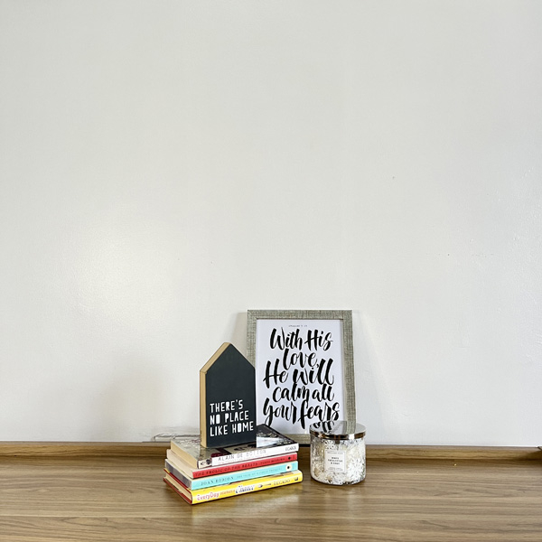 Bostik DIY PH How to Keep Flowers in Place with Blu-Tack Step 1