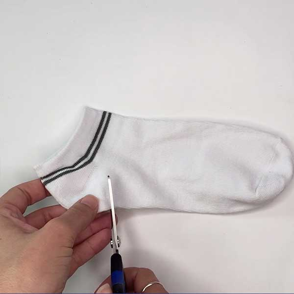 Bostik DIY South Africa Tutorial Snowman step 1