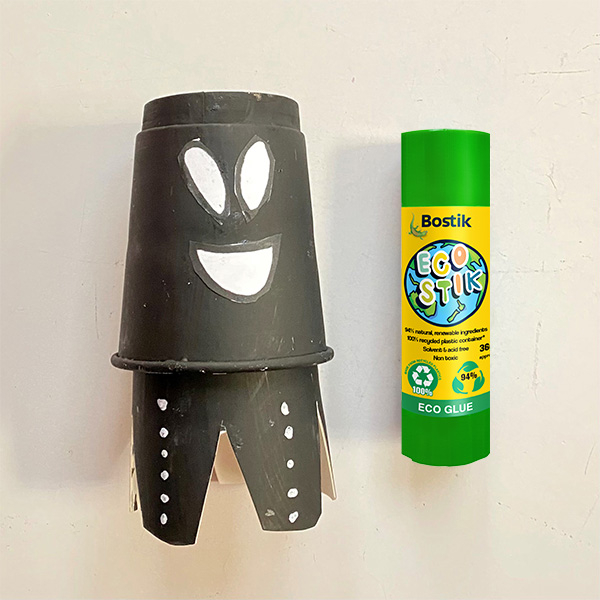 Bostik DIY new zealand halloween bobbing ghosts step 11