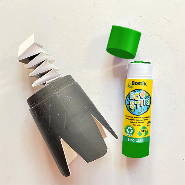 Bostik DIY new zealand halloween bobbing ghosts step 8