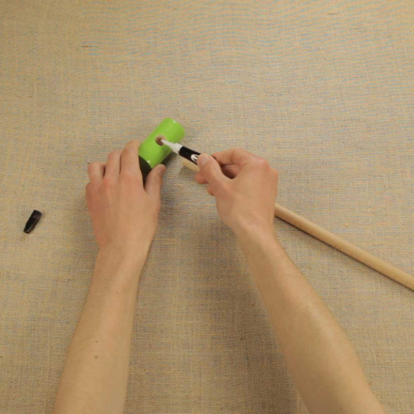 Bostik DIY Bulgaria tutorial how to repair a toy step 2